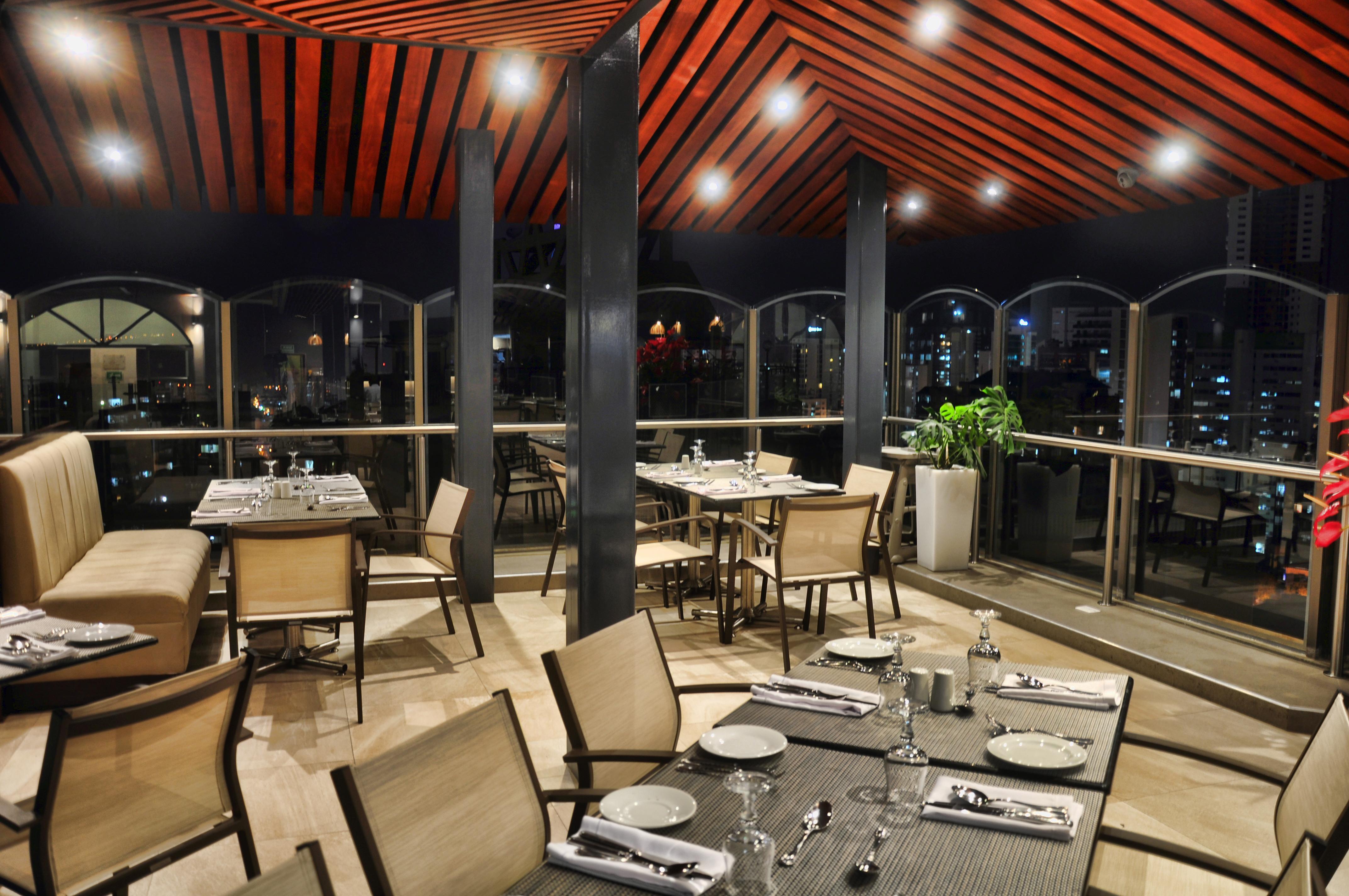 Hotel Dann Carlton Μπουκαραμάνγκα Εξωτερικό φωτογραφία The interior of the restaurant