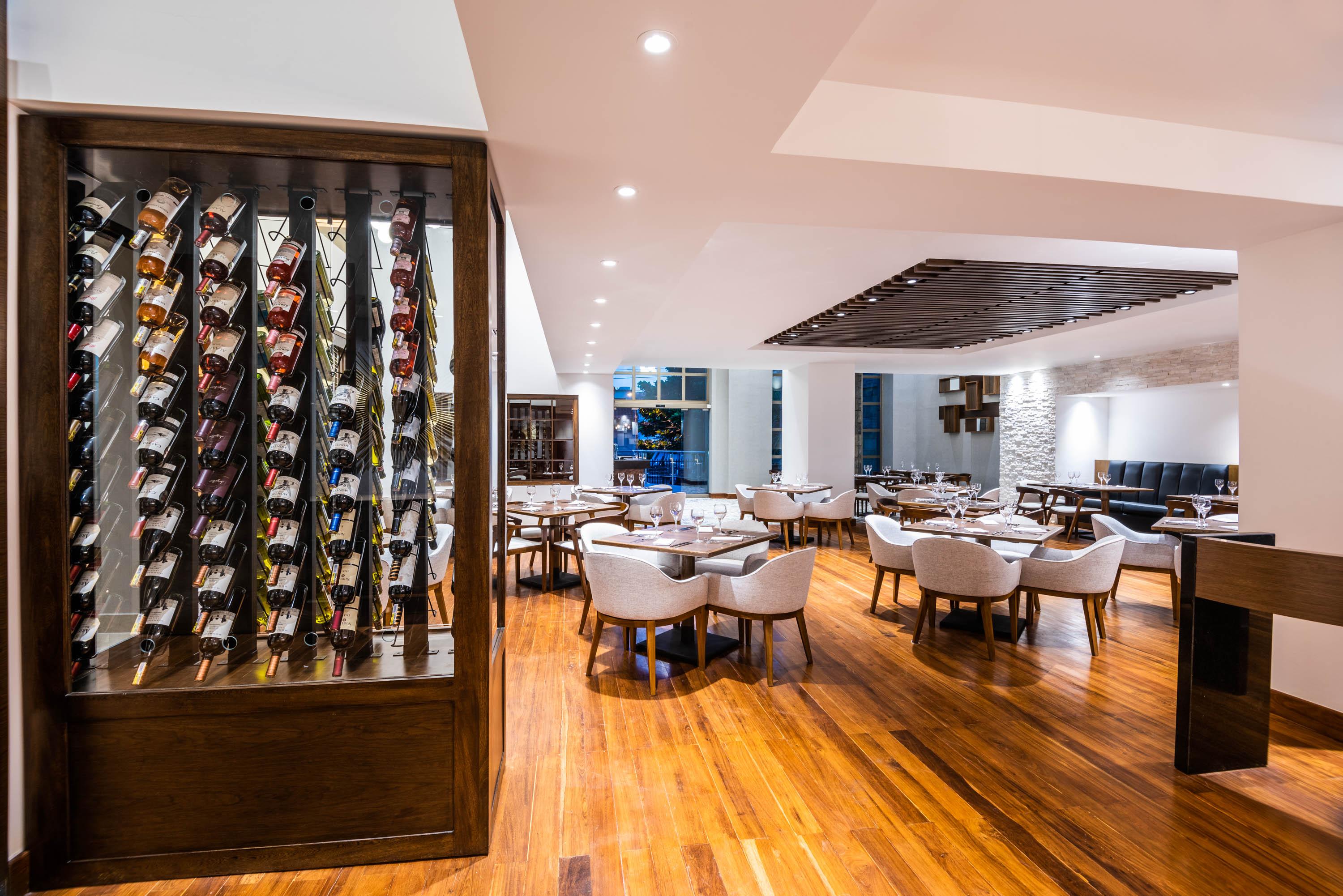 Hotel Dann Carlton Μπουκαραμάνγκα Εξωτερικό φωτογραφία The interior of the restaurant