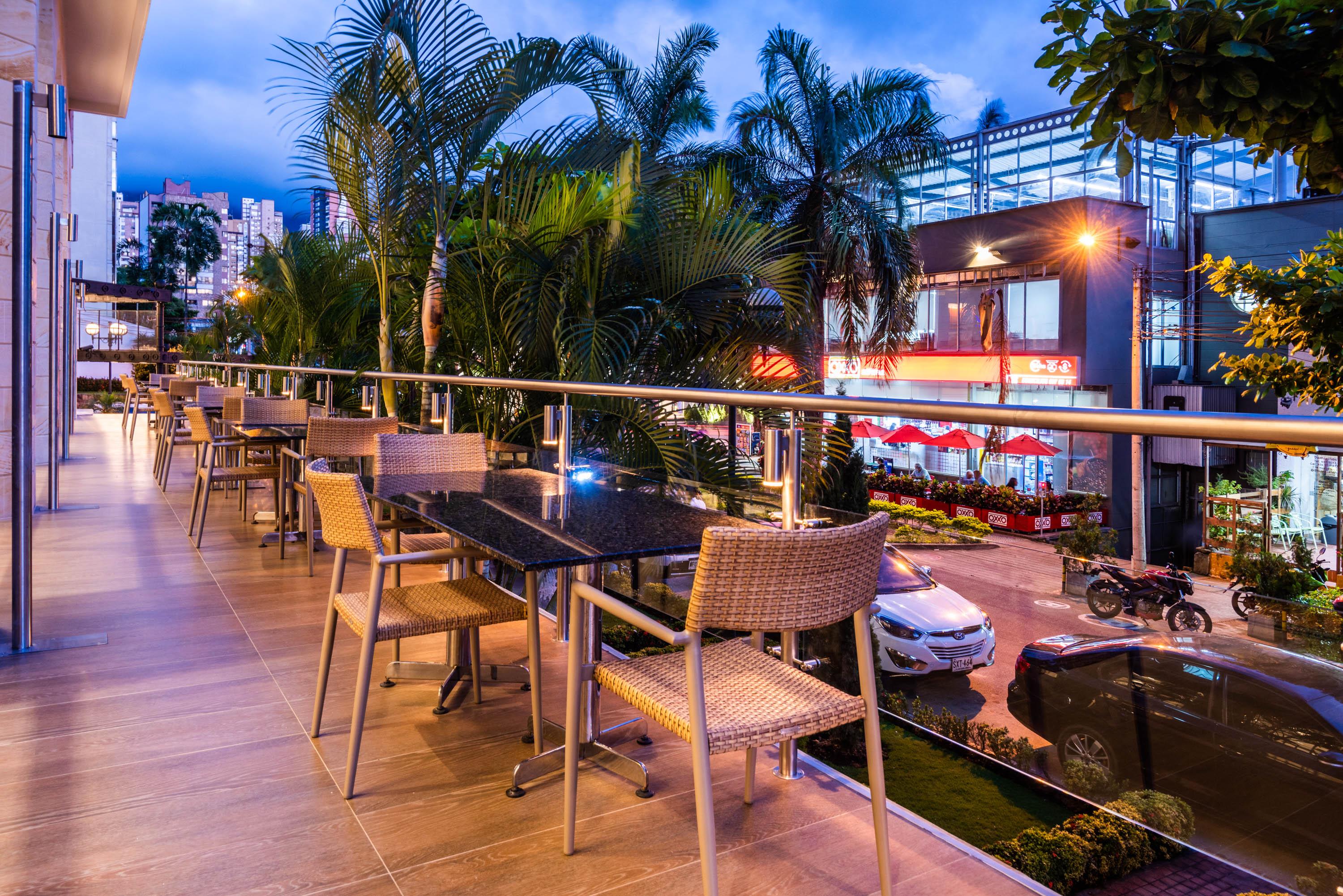 Hotel Dann Carlton Μπουκαραμάνγκα Εξωτερικό φωτογραφία The outdoor terrace at the hotel