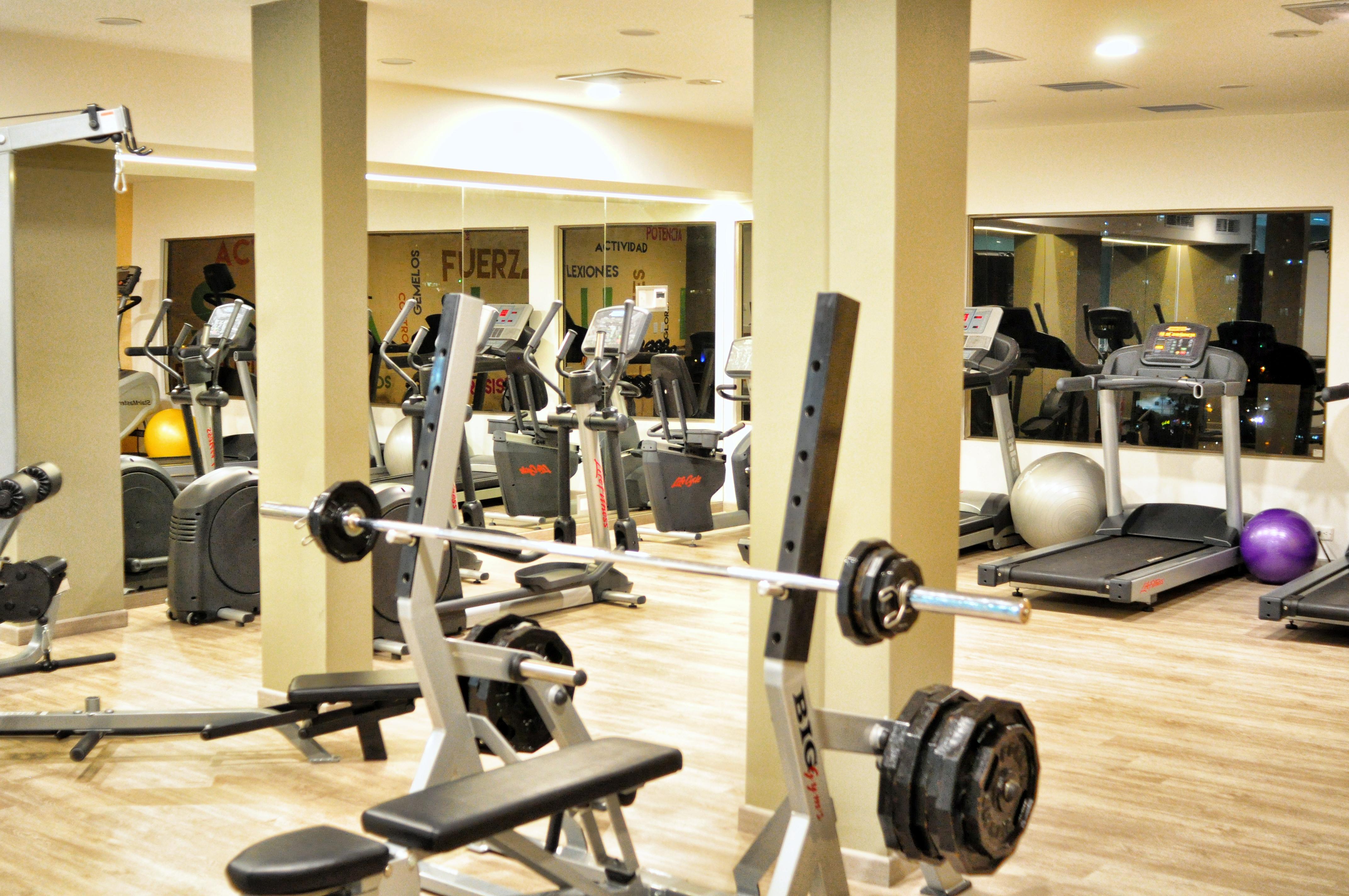 Hotel Dann Carlton Μπουκαραμάνγκα Εξωτερικό φωτογραφία The gym at the hotel