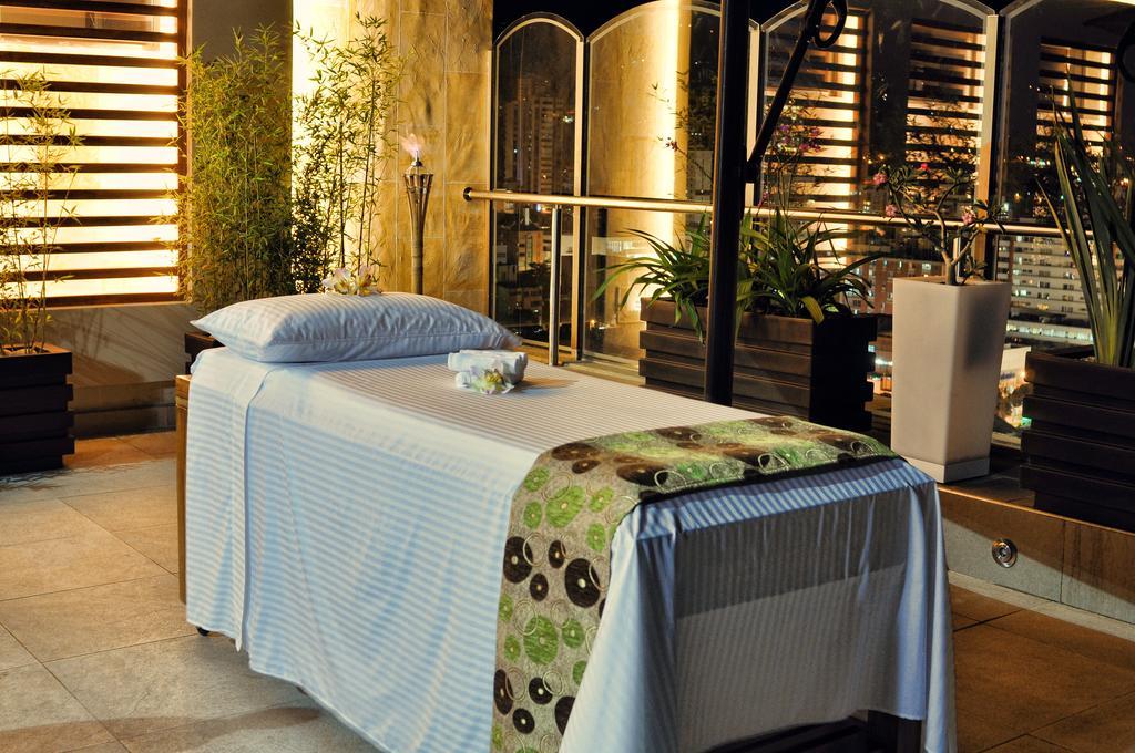 Hotel Dann Carlton Μπουκαραμάνγκα Εξωτερικό φωτογραφία Massage table