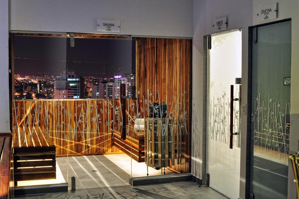 Hotel Dann Carlton Μπουκαραμάνγκα Εξωτερικό φωτογραφία A sliding door