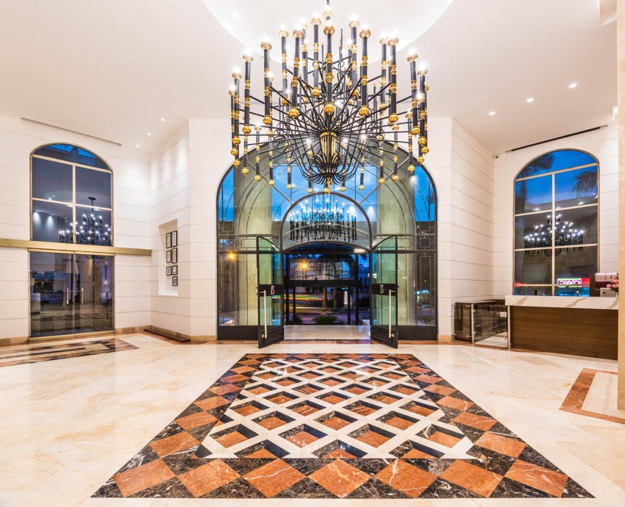 Hotel Dann Carlton Μπουκαραμάνγκα Εξωτερικό φωτογραφία Lobby